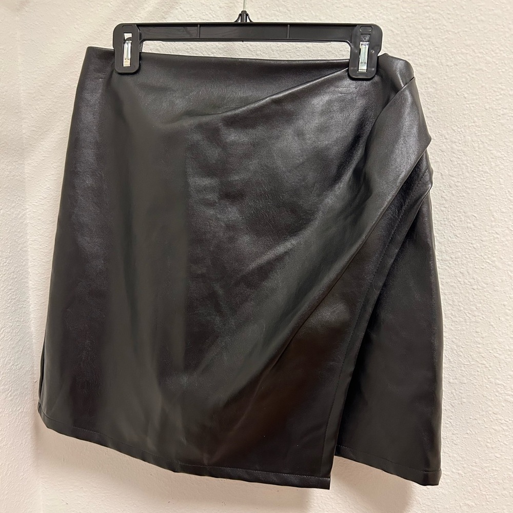 CIDER Leather Skirt Black with zipper - Large